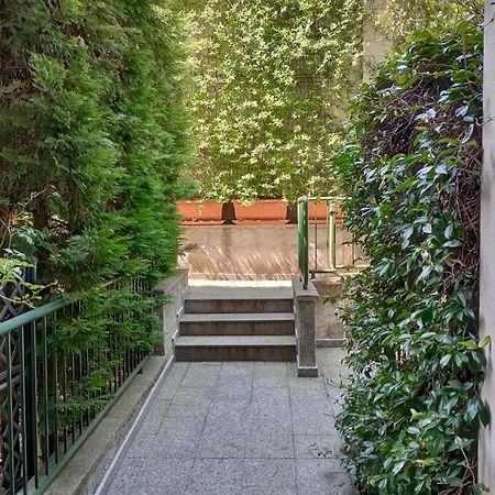 Casa Albertina Grazioso Appartamento Vicino Alla Stazione Monza Luaran gambar