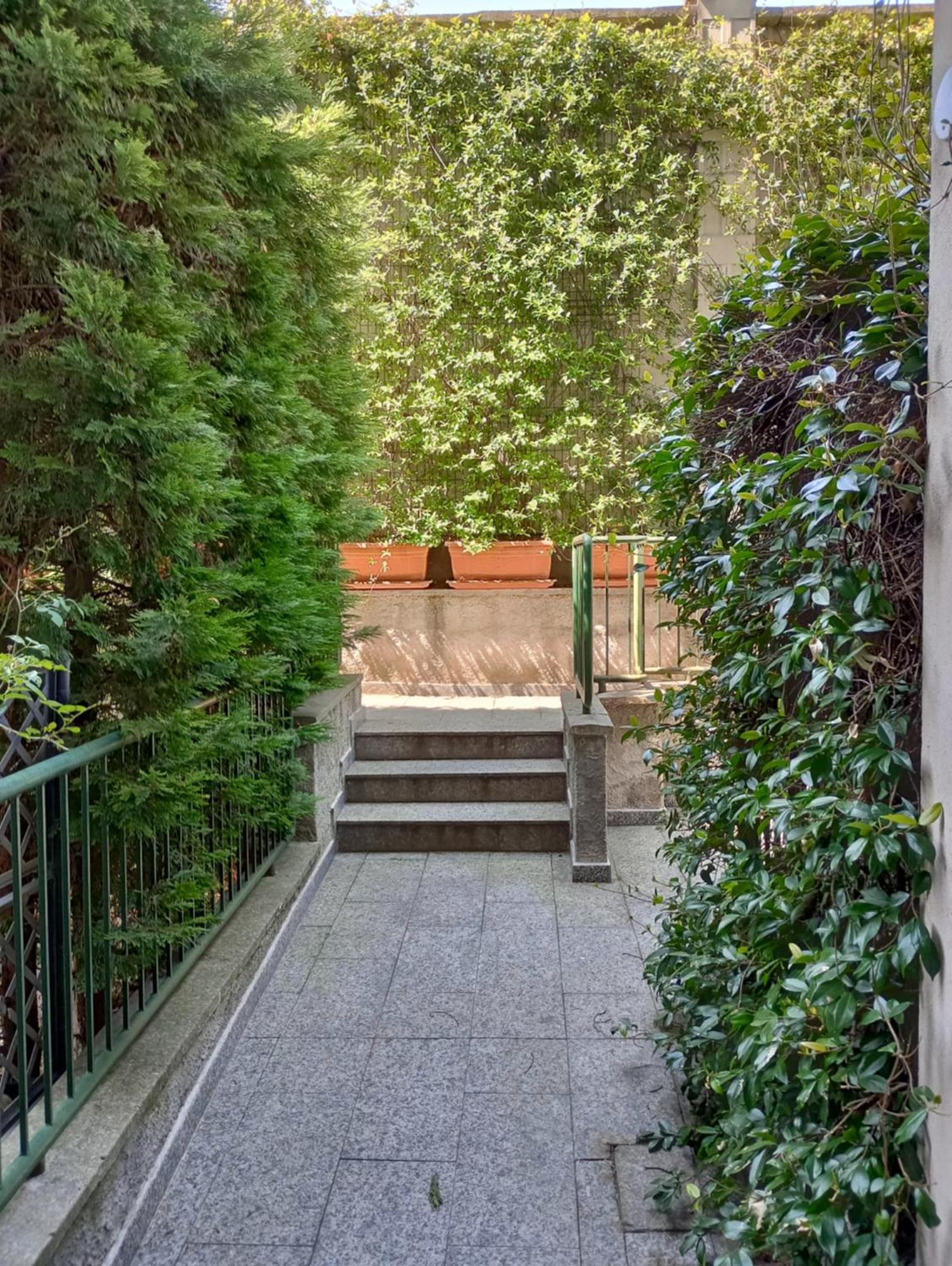 Casa Albertina Grazioso Appartamento Vicino Alla Stazione Monza Luaran gambar